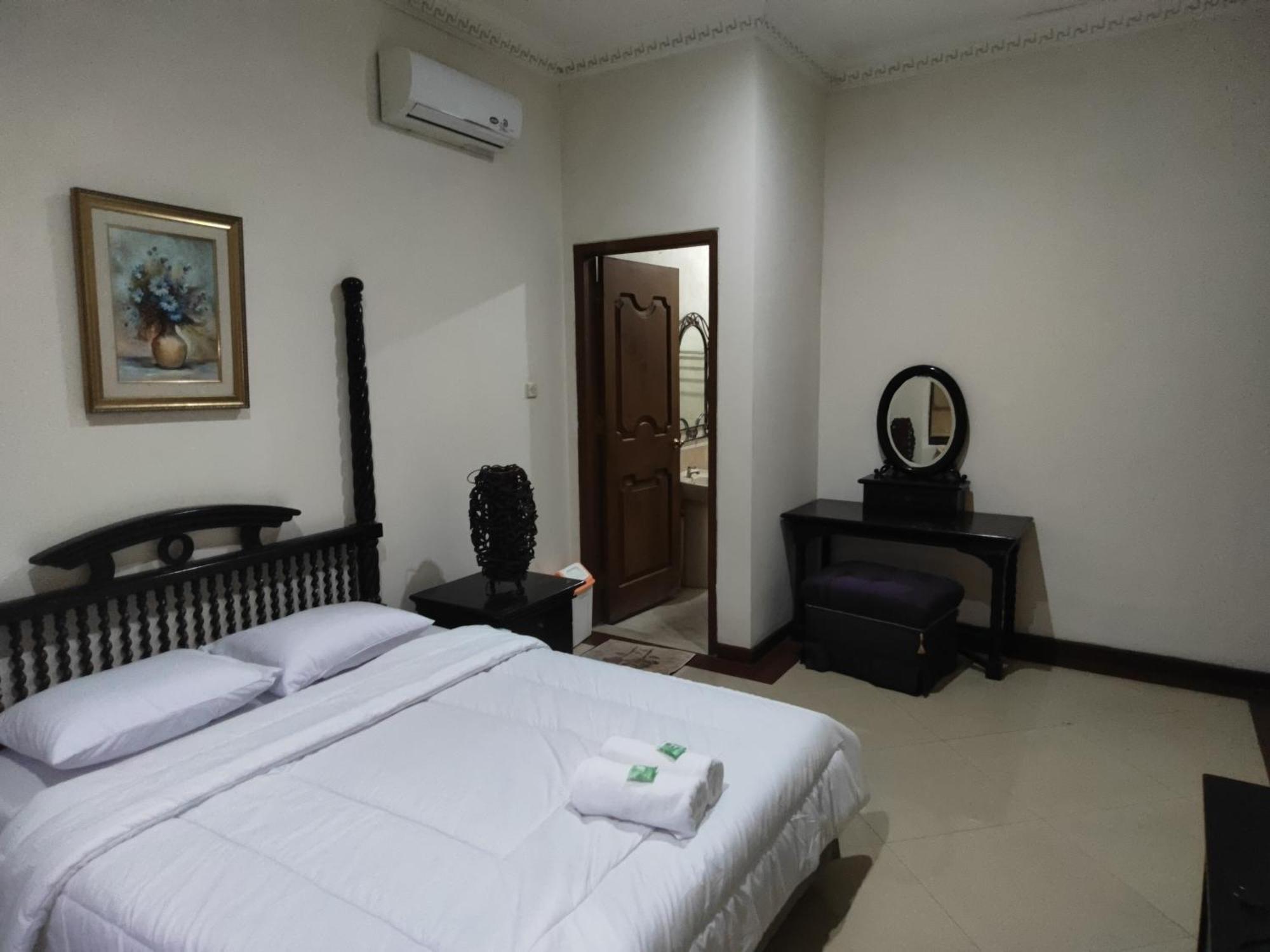 Tirto 27 Homestay Yogyakarta Bagian luar foto